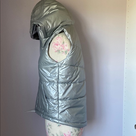 Zella Silver Quilted Puffer Vest - Picture 7 of 9